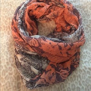 NWT Buckle Oblong Infinity Scarf